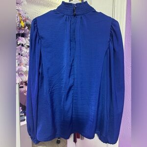 Women’s Blouse
Yuni Los Angeles